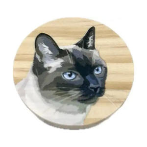 Soporte de Madera Personalizado para Teléfono con Diseño de Gatos, Creaciones Artesanales para Agarre de Teléfono - Product Image 5