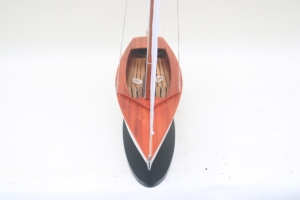 Modelo de Barco de Vela de Madera Hecho a Mano - Maqueta de Yate de Carreras Clásico, Decoración de Oficina - Product Image 4