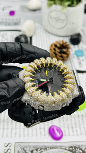 Reloj de Lujo Personalizado con Diamantes VVS, Esfera Plateada Redonda, Bisel con Esfera Negra, Estilo Hip Hop, Digital - Product Image 3