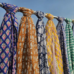 Paréos et Sarongs de Plage en Coton Imprimé Floral Faits Main pour Femmes – Vente en Gros par Exportateur Indien - Product Image 1