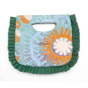 Sac messager Kantha classique et tendance de luxe, fait main, couleurs mélangées, fermeture magnétique, motif paysage à volants, léger et pliable - Product Image 6