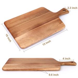 Planche à découper artisanale en bois d'acacia, robuste et durable, surface sûre pour les lames, avec poignée ergonomique pour une cuisine élégante à la maison - Product Image 5