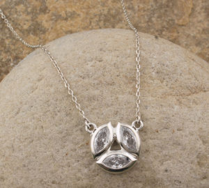 Boucles d'oreilles pendantes en CZ d'eau douce naturelle, argent sterling 925, design goutte d'eau luxueux, bijoux minimalistes pour femmes - Product Image 2