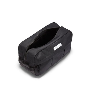 Bolsa de Viaje Multifuncional con Puerto de Carga USB y Correa para Carro, Perfecta para Viajes de Negocios, Escapadas de Fin de Semana y Fitness - Product Image 3