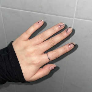 เล็บเจลปลอมแบบกดติด คุณภาพระดับซาลอนแท้ 100% จากเกาหลี ปลอดสารพิษ 32 ชิ้น สำหรับทำเล็บมือ ขายส่ง แบรนด์ UUUUU ได้รับการรับรอง - Product Image 5