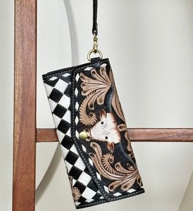 กระเป๋าคลัทช์หนังแท้ลายตารางหมากรุก ดีไซน์หัววัวลองฮอร์นสไตล์ตะวันตก สำหรับผู้หญิง ทันสมัยและทนทาน - Product Image 4