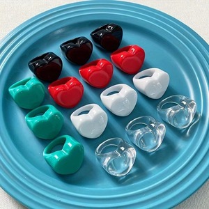 Joyería de Moda Hecha a Mano, Colorida, Brillante y Ligera para Unisex, Juego de Anillos de Resina Premium con Forma de Corazón - Product Image 5