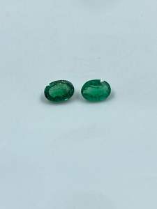 พลอยมรกตสีเขียวธรรมชาติ รูปไข่ คุณภาพ A1 น้ำหนัก 1.30 กะรัต ขนาด 5x7 มม. สำหรับทำเครื่องประดับ - Product Image 5