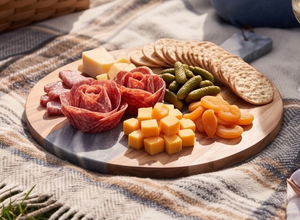 Planche à découper artisanale en bois d'acacia avec marbre bicolore, outil de cuisine unique et durable pour fruits et couteaux, idéale pour la maison et l'hôtellerie - Product Image 5
