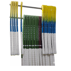 Bâtons de hockey sur gazon, design robuste et léger, conçus pour une manipulation fiable du ballon et une durabilité en compétition. - Product Image 1