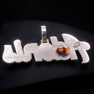 จี้เพชรโมอิสซาไนต์แบบกำหนดเองได้ พร้อมตัวอักษรย่อ ชุบโรเดียม/เงิน เงินแท้ 925 ตัวเรือนแบบกรงเล็บ สไตล์ฮิปฮอป รับรองโดย GIA สำหรับแร็ปเปอร์ - Product Image 5