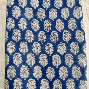 Tissu en coton imprimé à la main Indigo Blue Leaf Buta, tissu en coton imprimé à la main indien de Jaipur, motif petit, matière pour robe - Product Image 1