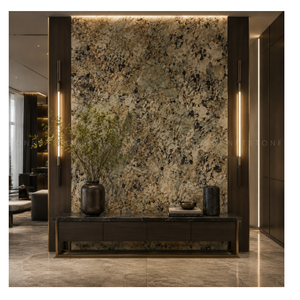 Dalle de granit vert Alaska avec des motifs minéraux spectaculaires pour comptoirs de luxe, sculptures et accents décoratifs - Product Image 1