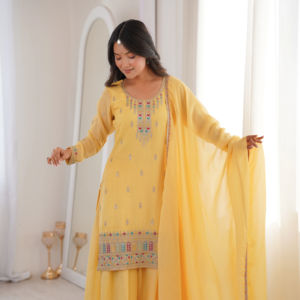 ชุดเสื้อผ้าซัลวาร์ผ้าไหมเนื้อนุ่มกรุบกรอบพร้อมผ้าคลุมไหล่สำเร็จรูปสำหรับผู้หญิงในโอกาสวันดิวาลี ทำจากวัสดุรีไซเคิล ป้องกันแสงแดด - Product Image 4