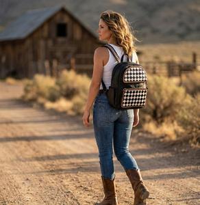 Mochila Unisex de Cuero Genuino con Diseño a Cuadros de Ajedrez, Estilo Bohemio Vintage, Hecha a Mano, con Protección RFID, Cierre de Cremallera, Ecológica, para Viajes - Product Image 4