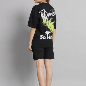 ชุดเซ็ตเสื้อยืดและกางเกงขาสั้นแฟชั่นลำลองสำหรับผู้หญิงรุ่นใหม่ล่าสุด ระบายอากาศได้ดี ลายเรียบ สำหรับสาวๆ ขายส่ง - Product Image 1