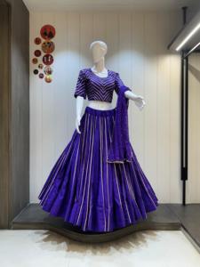 Conjunto de Chaniya Choli de Seda Romana Premium con Bordado Elaborado, Diseño Étnico para Navratri, Bodas y Fiestas - Product Image 6