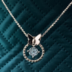 Collar con Colgante de Mariposa en Oro Rosa de 18K, Diamante Cultivado en Laboratorio de 0.195 CT, 4.71g de Oro Sólido, Certificado IGI, Diseño Minimalista Inspirado en la Naturaleza - Product Image 1