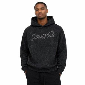 Sweat à capuche vintage noir en molleton de coton avec logo en strass, coupe décontractée, style streetwear, fabrication sur mesure - Product Image 1