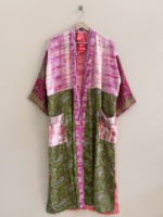 Lot en gros de robes kimono indiennes en soie patchwork pour femmes, en polysilk, longues, pour les vacances, tenue de plage