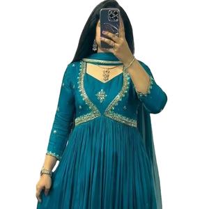 Última moda de mujer de uso ocasional Chinon seda paquistaní Salwar Kameez para Ramadán al mejor precio - Product Image 1