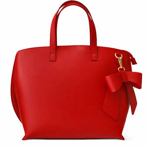 Sac à main en cuir véritable au design unique et tendance pour femmes, avec plusieurs compartiments et une fabrication artisanale. Disponible à la vente. - Product Image 1
