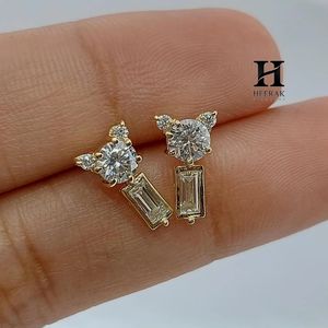 Boucles d'oreilles pendantes de luxe à coupes mixtes, avec grappe de diamants ronds et baguette, bijoux modernes en or 14 carats pour femme - Product Image 1