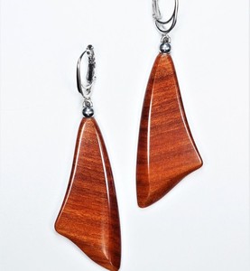 Boucles d'oreilles pendantes géométriques en bois faites à la main, finition brillante, style bohème, pour femme, élégantes, pour fêtes et usage quotidien - Product Image 1