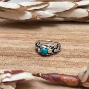 Bague Statement Bohème Turquoise en Laiton Tribal pour Femme, Finition Argent Oxydé, Design Ethnique avec Pierre, Vente en Gros - Product Image 3