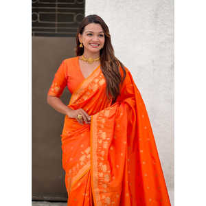 ผ้าไหมปิชไวทอลายสีส้ม ทอแบบซารี เสื้อผ้าอินเดียและปากีสถาน ผ้าทอระดับพรีเมียม 650 กรัม - Product Image 1