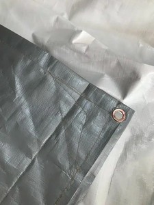 Bâche en plastique de protection solaire imperméable de bâche de PE de haute résistance pour des camions enduits de feuilles tissées de style uni fabriquées au Vietnam - Product Image 4