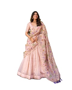 Lehenga Choli traditionnel Bandhani Gold Crush, longueur ras du sol, à séchage rapide et protection solaire, idéal pour Diwali et toutes les saisons - Product Image 1