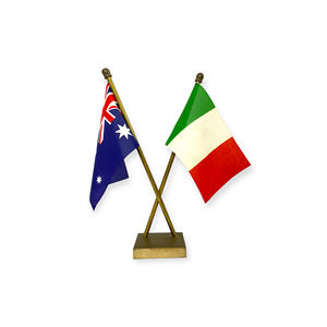 Ensemble de 2 drapeaux en nylon de luxe de qualité supérieure avec mât en laiton, imperméables et écologiques, emballage en boîte pour décoration de table - Product Image 1