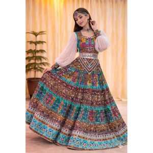 Vestidos de Novia Afganos de Lujo, Casuales, en Tela de Seda Color Granate, con Extensos Detalles de Espejo Hechos a Mano, Adornos Tradicionales con Monedas Metálicas, Estilo Tribal - Product Image 2