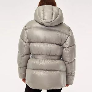 Vestes matelassées en nylon pour femmes, manteaux en duvet brillants, fabricants de vestes matelassées en gros - Product Image 6