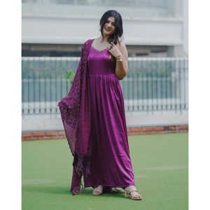 Conjunto de Traje de Satén Morado Malva - Talla XS - Product Image 2