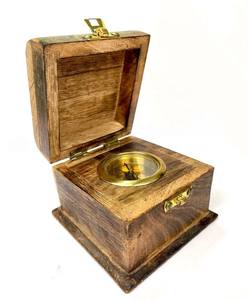 Brûleur d'encens en bois de santal fait main avec incrustation de boussole en laiton pour aromathérapie, brûleur de Bakhoor, parfum d'ambiance pour la maison - Product Image 1