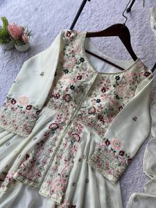 Salwar Kameez Traditionnel Blanc Brodé pour Femme, Longueur au Sol, en Coton, Style Décontracté Indien et Pakistanais, Coupe Ample - Product Image 5