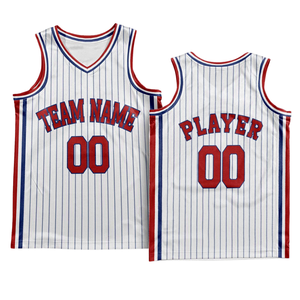 Ensemble uniforme de basketball rétro personnalisé à rayures blanches avec bordures rouges et bleues, maillot et short, design rétro avec nom et numéro d'équipe - Product Image 6