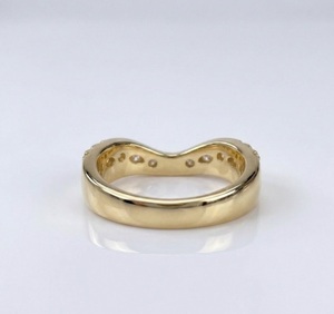 Bague de mariage large en or massif 14 carats, courbée, avec diamants de laboratoire marquise et ronds, en forme de U, style chevron, épaisse, pour femme - Product Image 5