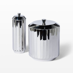 Seau à glace en métal poli avec élégantes colonnes cannelées verticales, bord de couvercle incliné et bouton supérieur conique, idéal pour les fêtes - Product Image 2