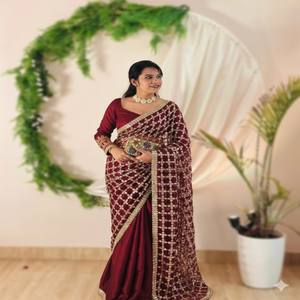 ผ้าซิลค์ซาตินเนื้อนุ่ม VASTRA COTTAGE พร้อมงานกระจกแท้ แต่งขอบด้วยลูกไม้แฟนซี ผ้าออร์แกนซ่าพาลลู พร้อมเสื้อปักลายหนัก - Product Image 5