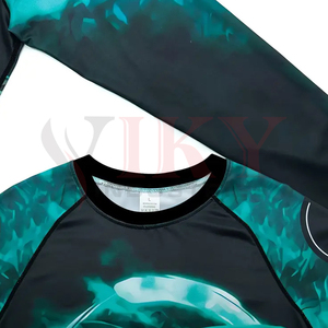 Traje de compresión con estampado de tiburón color verde azulado para hombre, con diseño inspirado en el océano, camiseta de manga larga y pantalones ajustados a juego - Product Image 6