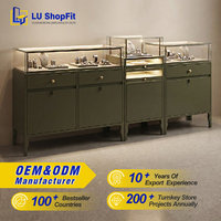 Vitrine de présentation de bijoux vintage verte personnalisable, présentoir de montres vert émeraude à étages pour la vente au détail