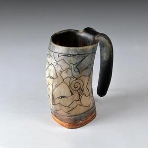 Taza Artesanal de Cuerno Natural, Taza Pulida con Diseño Animal para Disfrutar de Bebidas con Estilo - Product Image 1