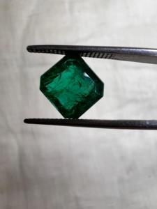 Émeraude naturelle de 2,77 carats, taille octogonale carrée, vert vif intense, pierre précieuse non montée, provenant de Zambie - Product Image 3