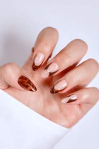 Uñas postizas cuadradas personalizadas OEM ODM de fábrica con diamantes de imitación, lujo, oro, cromo, punta francesa, a presión. - Product Image 3