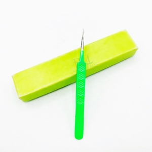 แหนบดัดขนตาเคลือบสีเขียวอ่อน ปลายตรง ปลายเงิน พร้อมกล่องบรรจุภัณฑ์แบบการ์ด - Product Image 3