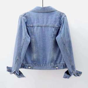 เสื้อแจ็คเก็ตยีนส์สีฟ้าอ่อนสไตล์วินเทจพร้อมโลโก้สั่งทำพิเศษสำหรับผู้ชาย แขนยาว ซิปหนังแท้ เป็นมิตรต่อสิ่งแวดล้อม เสื้อผ้าสตรีทแวร์ - Product Image 2