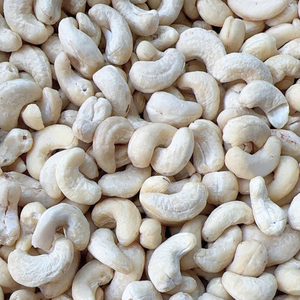 Fournisseur de confiance au Vietnam, vente en gros de noix de cajou biologiques W180 W210 W240 Santigo, exportées vers l'Asie, l'UE, le Moyen-Orient - Product Image 1